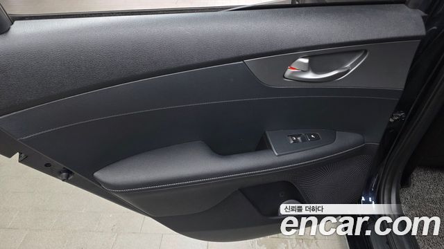 Kia K3 Prestige — photo 1 of 31