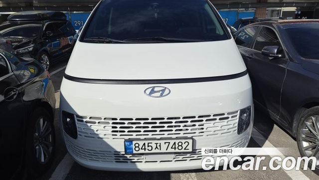 Hyundai Staria Cargo 3-Seater — photo 1 of 14