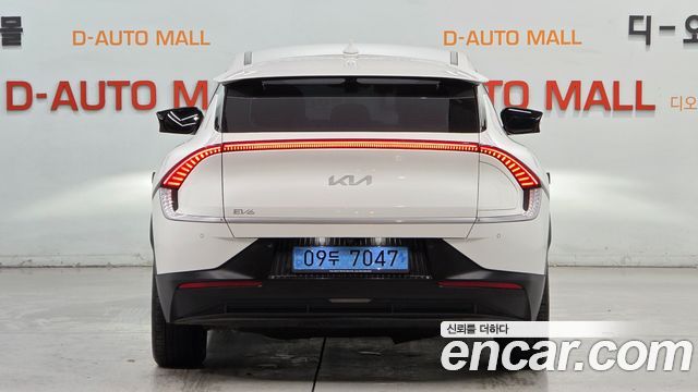 Kia EV6 Long Range — photo 1 of 20