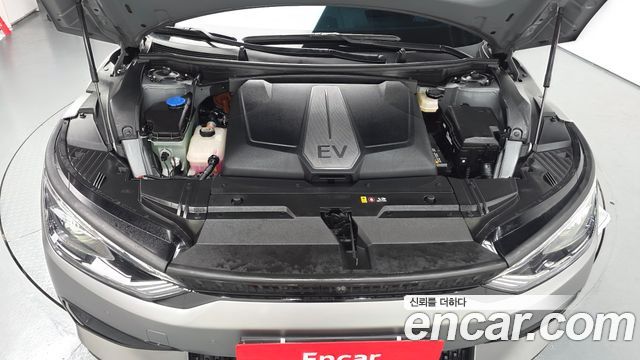 Kia EV6 GT 4WD — photo 1 of 33
