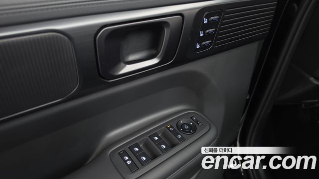 Hyundai Santafe Gasoline 2.5T 4WD — photo 1 of 36