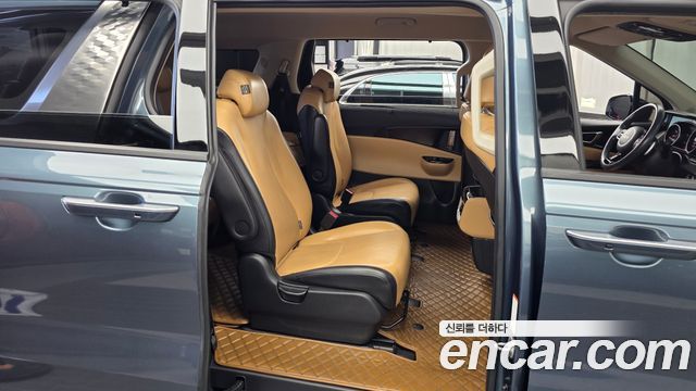 Kia Canival Gasoline 9-Seater Noblesse — photo 1 of 34