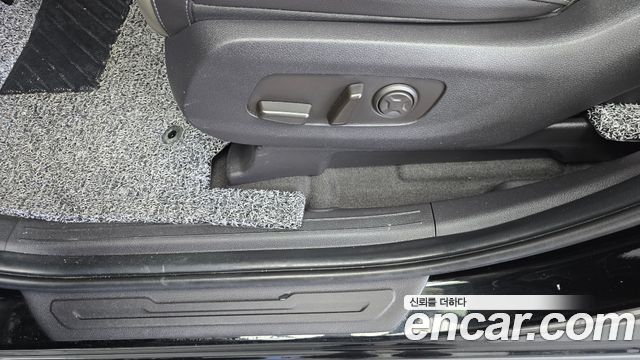 Kia Canival HEV 9seater Nobless — photo 1 of 33