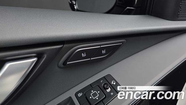 Kia Niro Signature — photo 1 of 20