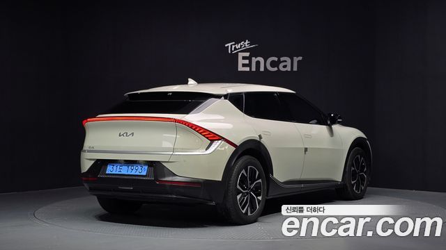 Kia EV6 Standard — photo 1 of 30