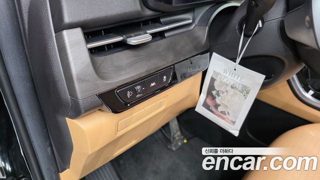 Kia Canival Gasoline 9-Seater Signature