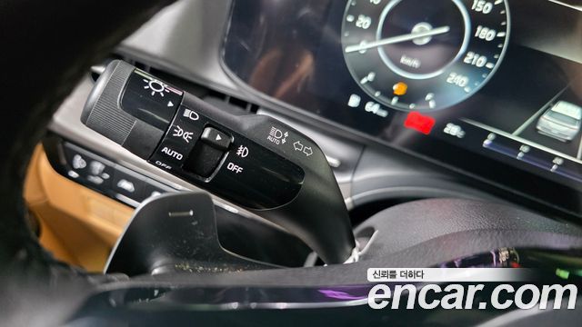 2021 Kia Canival Gasoline 9-Seater Signature, photograph 2