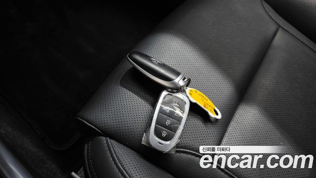 Hyundai Grandeur 3.0 LPi Rent Car — photo 1 of 32