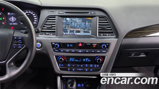 Hyundai Sonata 1.7 Diesel Smart — photo 1 of 20