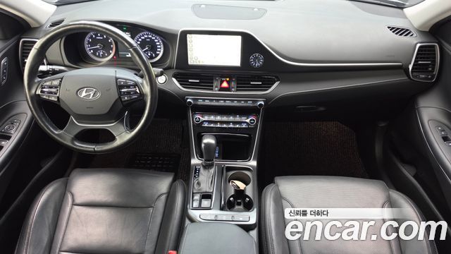 Hyundai Grandeur 3.0 Exclusive — photo 1 of 33