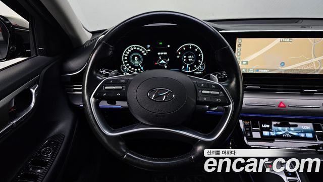 Hyundai Grandeur 2.5 — photo 1 of 20