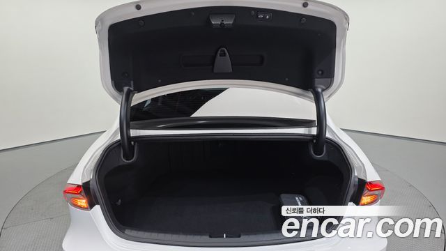 Hyundai Grandeur Le Blanc — photo 1 of 40