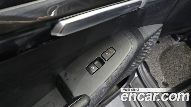 Kia Seltos Gasoline 1.6 Turbo 4WD — photo 1 of 32
