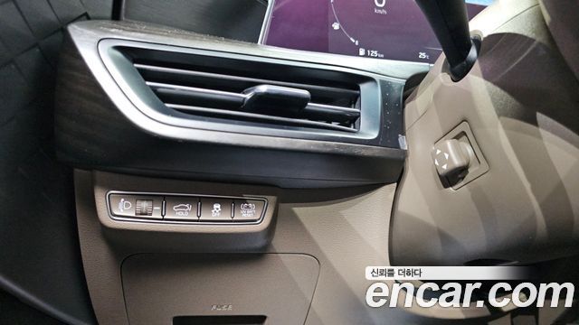 Kia K8 Signature — photo 1 of 37