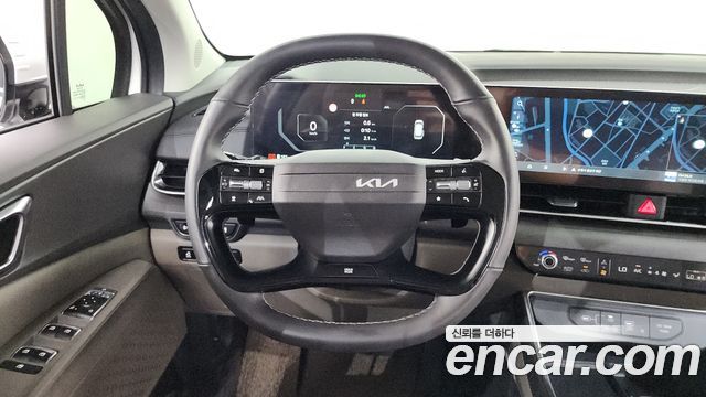 Kia Canival Diesel 9-Seater Noblesse — photo 1 of 32