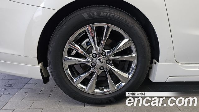Kia Canival Gasoline 9-Seater Hi-Limousine — photo 1 of 31