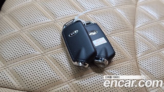 Kia Mohave Diesel 3.0 4WD 5-Seater — photo 1 of 36