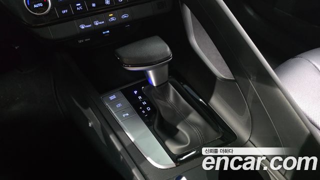 Hyundai AVANTE 1.6 — photo 1 of 34