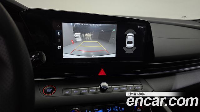 Hyundai AVANTE 1.6 — photo 1 of 34