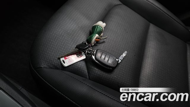 Hyundai AVANTE 1.6 e-VGT SMART — photo 1 of 29