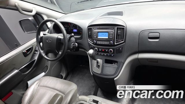 Hyundai Starex 3-Seater VAN — photo 1 of 20