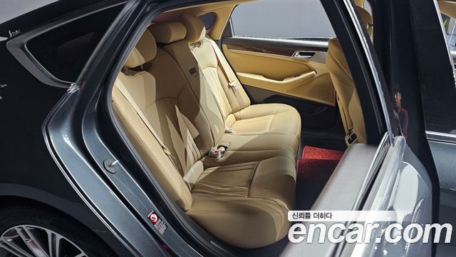 Genesis G80 3.3 GDI — photo 1 of 36