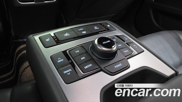 Genesis G80 3.3 GDI — photo 1 of 32