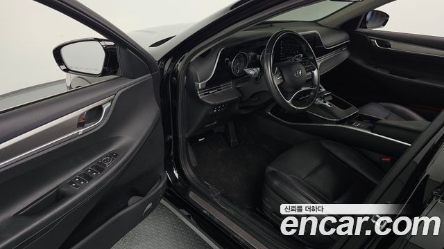 Hyundai Grandeur 2.5 — photo 1 of 20
