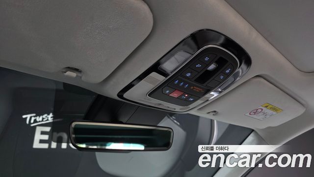 Hyundai Santafe Gasoline 2.5T 2WD — photo 1 of 36