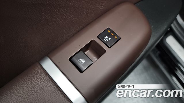 Hyundai Grandeur Exclusive — photo 1 of 35