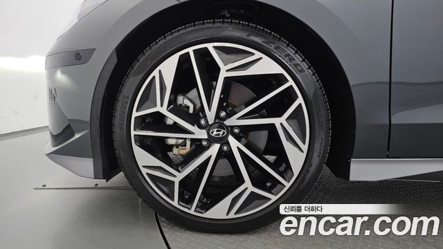 Hyundai Ioniq6 Long Range — photo 1 of 39