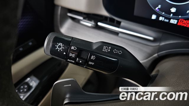 Kia Canival Gasoline 9-Seater Signature — photo 1 of 38