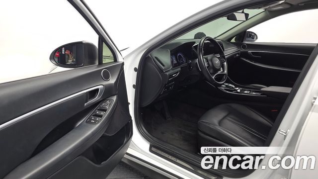 Hyundai Sonata Premium — photo 1 of 33