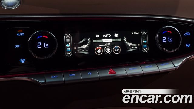 Genesis GV70 2.5T Gasoline AWD — photo 1 of 31