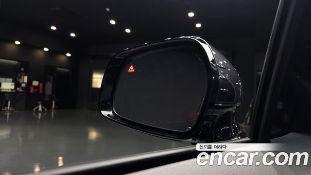 Kia Canival Gasoline 9-Seater Signature — photo 1 of 37