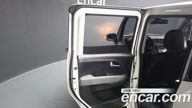 Kia RAY Prestige — photo 1 of 39