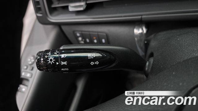 Hyundai Staria Tourer 11-Seater — photo 1 of 32