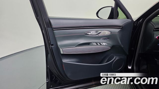 Genesis GV70 2.5T Gasoline AWD — photo 1 of 38