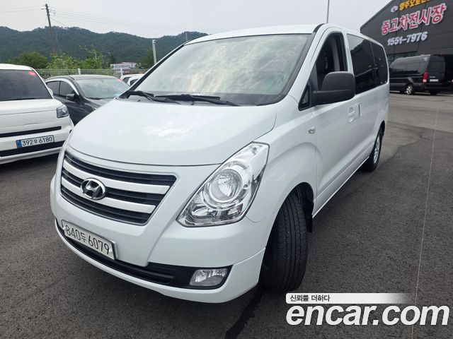 Hyundai Starex 3-Seater VAN — photo 1 of 20