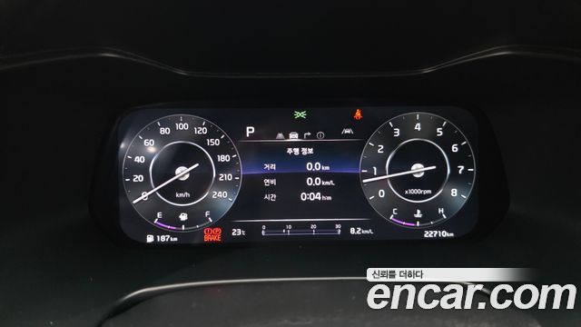 Kia K3 1.6 — photo 1 of 38