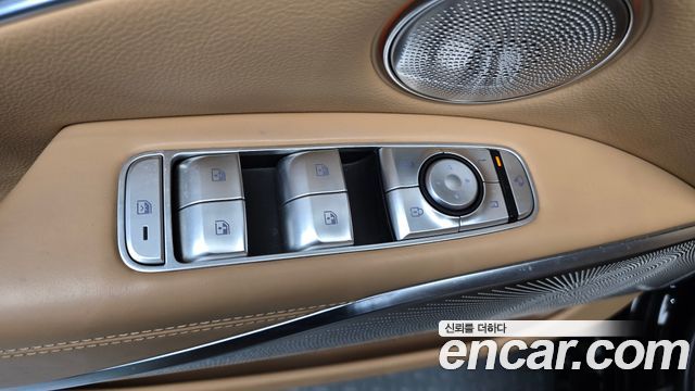 Kia K9 3.8 GDI AWD — photo 1 of 32