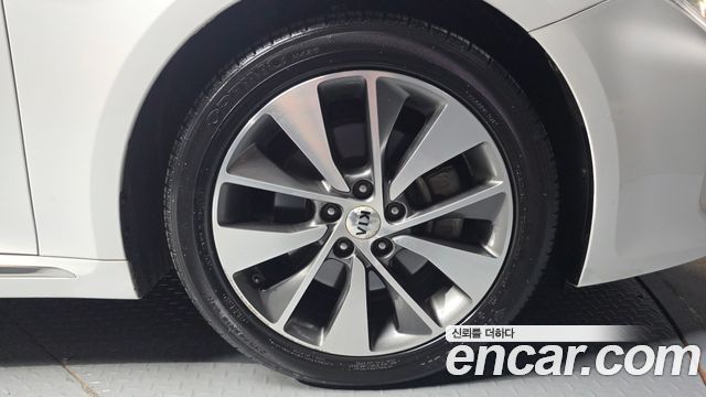 Kia K5 2.0 Turbo SX — photo 1 of 32