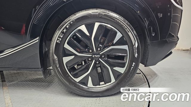 Kia EV6 Long Range — photo 1 of 30