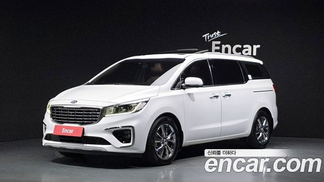 Kia Canival Gasoline 9-Seater Noblesse Special — photo 1 of 31