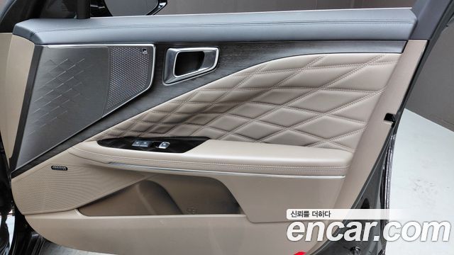 2022 Kia K8 Signature, photograph 1