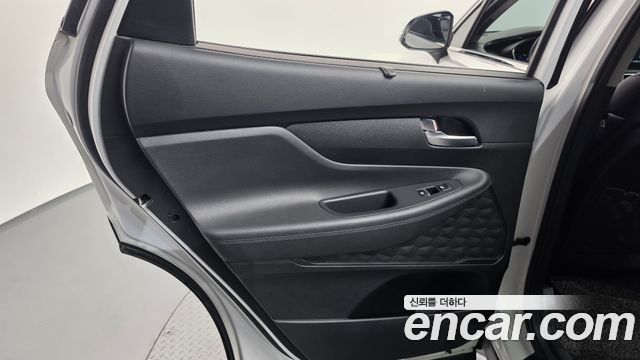 Hyundai Santafe Diesel 2.0 2WD — photo 1 of 36