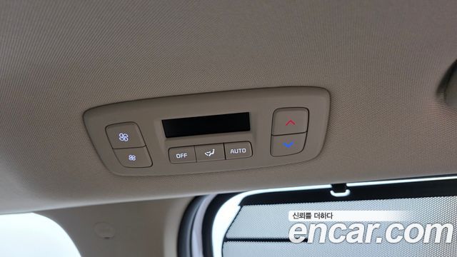 Kia Canival Gasoline 7 Seater X Line — photo 1 of 36