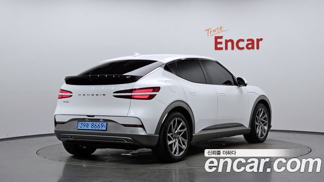 Genesis GV60 Standard AWD — photo 1 of 33