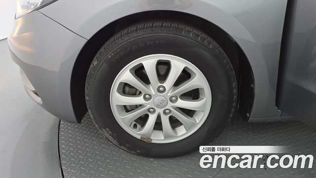 Kia K3 Luxury — photo 1 of 30
