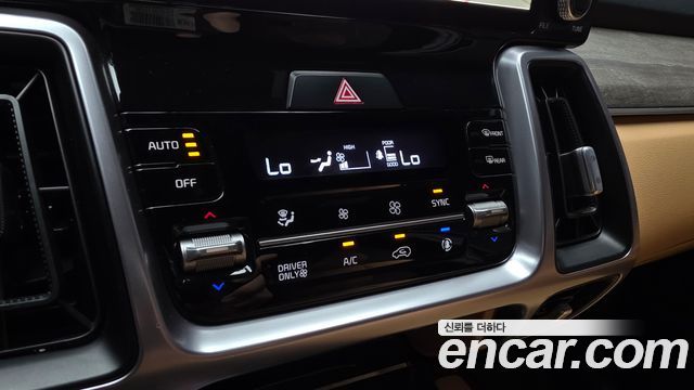 Kia Sorento HEV 1.6 2WD — photo 1 of 20